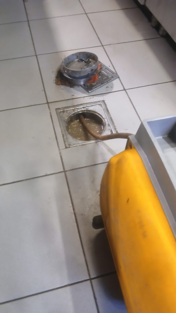 Kadıköy 7/24 tıkanıklık açma hizmeti