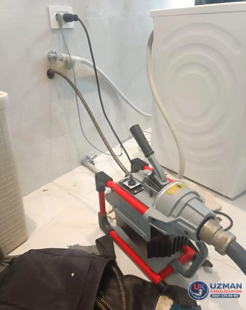 İstanbul gider açma makinesi ile tıkanıklık temizleme çalışması