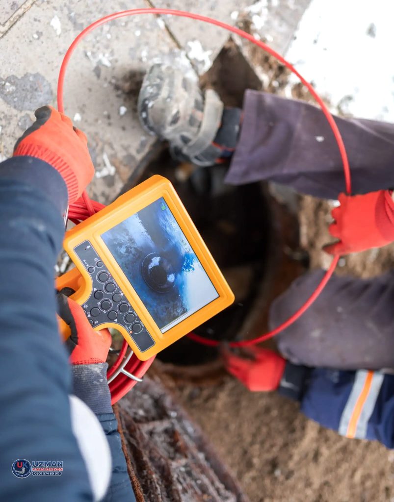 kanalizasyon hattında tıkanıklık tespiti için kullanılan kameralı görüntüleme cihazı