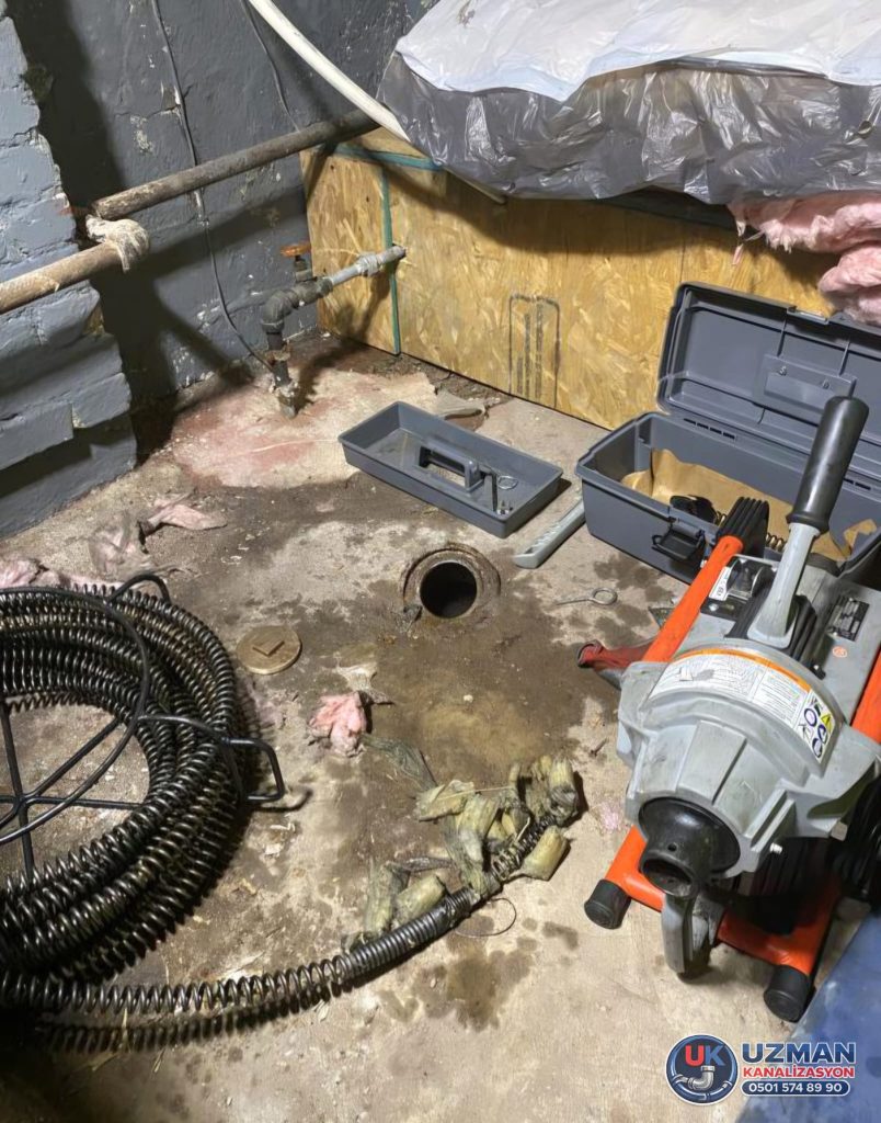 İstanbul kanalizasyon açma robot cihaz İle tıkanıklık açma çalışması 