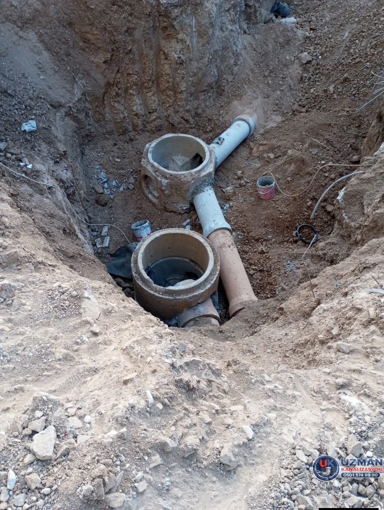 Kadıköy kanal kazma ve kanalizasyon hattı yenileme çalışması
