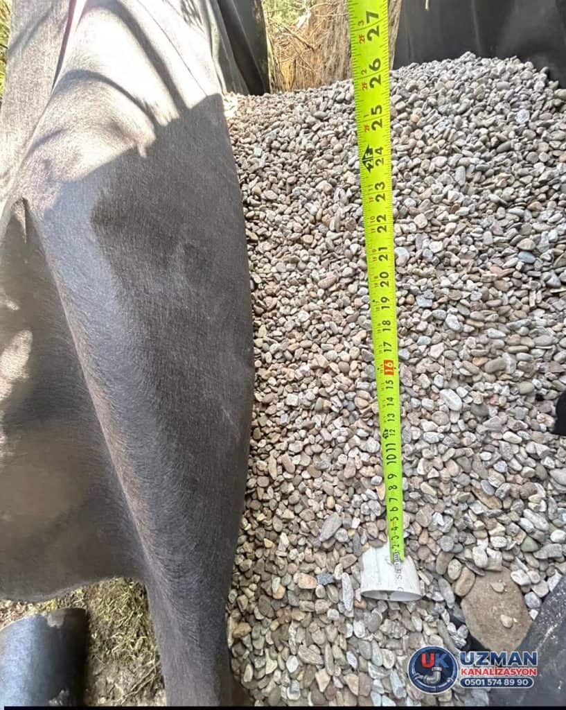 Esenler kanalizasyon altyapı çalışması, drenaj için zemin hazırlığı ve taş dolgu uygulaması