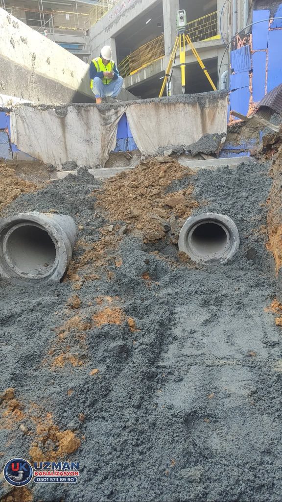 kanalizasyon boru hattı döşeme ve zemin uygulaması