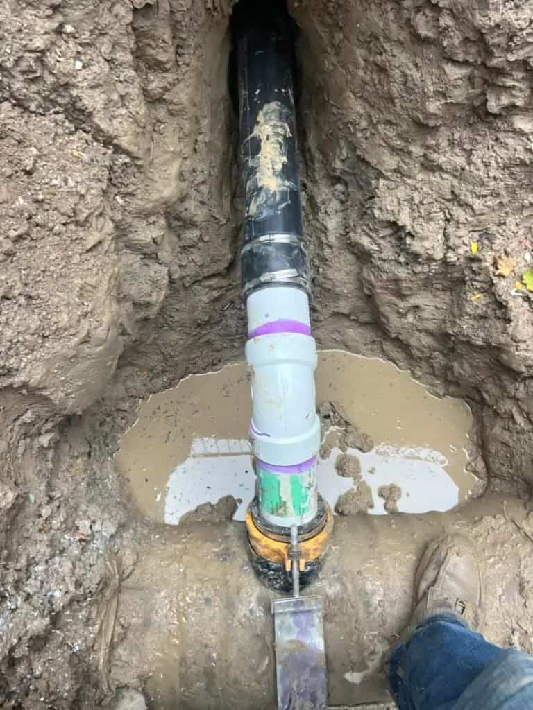 kanalizasyon dikey boru bağlantı montajı ve altyapı uygulaması