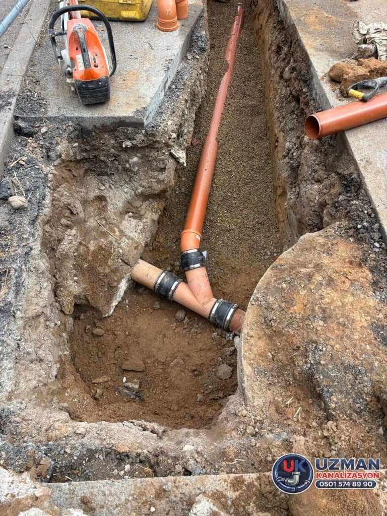 Kanalizasyon boru bağlantı tamiri ve hat düzenleme