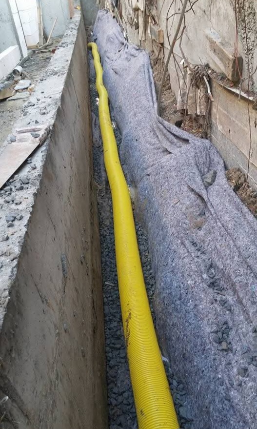 drenaj borusu döşeme keçe ve mıcır uygulama