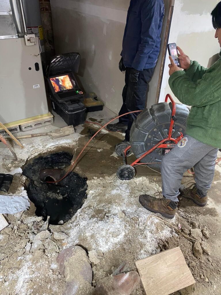 Kanalizasyon görüntüleme cihazı ile robot kamera kullanılarak boru hattı içi arıza tespiti
